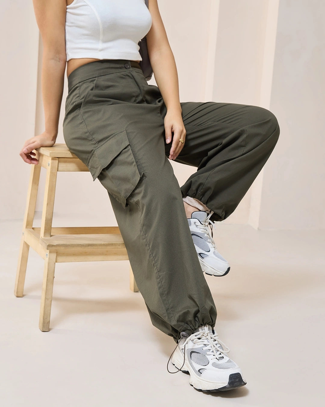 Women's Brown Oversized Cargo Parachute Pants bottomwear